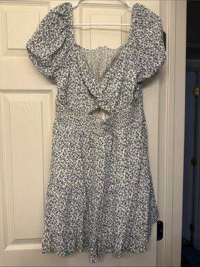 Blue Floral Puff-Sleeve Dress with Front Twist